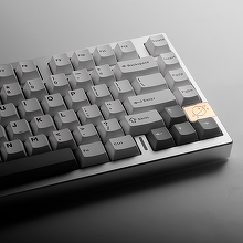 Tastatură mecanică sau membrană: ce cumperi în funcție de cum scrii, lucrezi și te joci