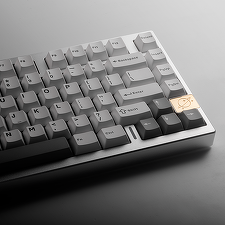 Tastatură mecanică sau membrană: ce cumperi în funcție de cum scrii, lucrezi și te joci