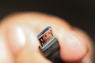 Încărcător GaN pentru toate gadgeturile tale: când merită să treci la unul singur