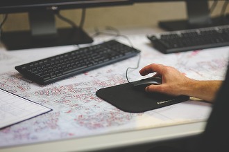 Periferice refurbished sau second hand: la ce să fii atent înainte să te bucuri prea devreme de preț