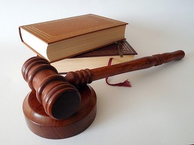 PREMIERĂ O firmă de avocatură bazată pe inteligență artificială a câștigat un proces în fața unei instanțe din Anglia