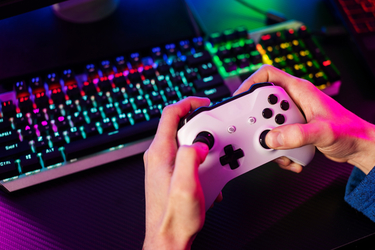 Cum configurezi accesibilitatea pentru gaming mai confortabil