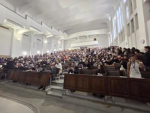 Ce nu învață studenții la facultate, dar pot afla din primul lor proiect real 
