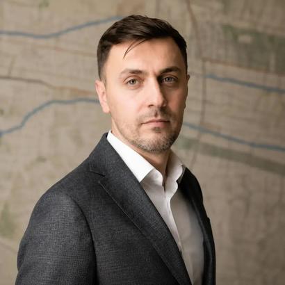 dvloper.io a investit peste 500.000 de euro în AI, cercetare și dezvoltare: Foarte multe companii vor să adopte AI, dar întrebarea rămâne: de unde începem și cum ajungem de la un experiment la un sistem care funcționează în producție? 