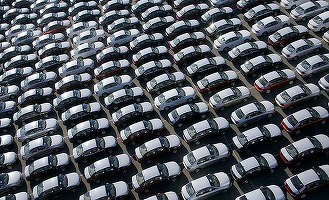 Vânzările de autoturisme din Europa vor depăși în acest an 13,2 milioane unități 