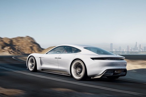 Porsche a prezentat prototipul electric Mission E: 600 CP și o autonomie de 500 km