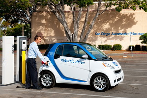 Modelul electric Smart va fi echipat cu motoare fabricate de Renault
