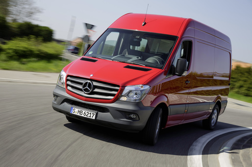 Daimler recheamă în service 11.000 de microbuze Mercedes-Benz pentru optimizarea softului pentru emisiile de gaze