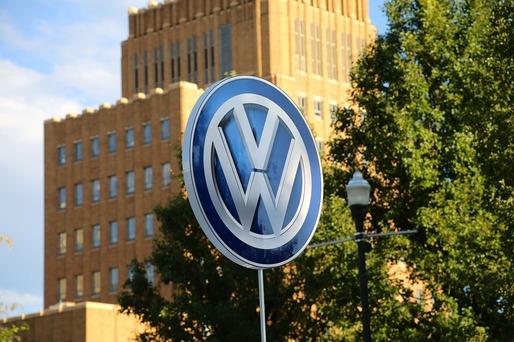 Fitch a retrogradat ratingul Volkswagen cu două trepte