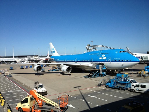 Veniturile Air France-KLM au scăzut în noiembrie cu 50 milioane euro, în urma atentatelor de la Paris