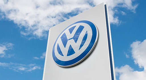 Vânzările grupului Volkswagen au scăzut anul trecut pentru prima dată în ultimii 13 ani