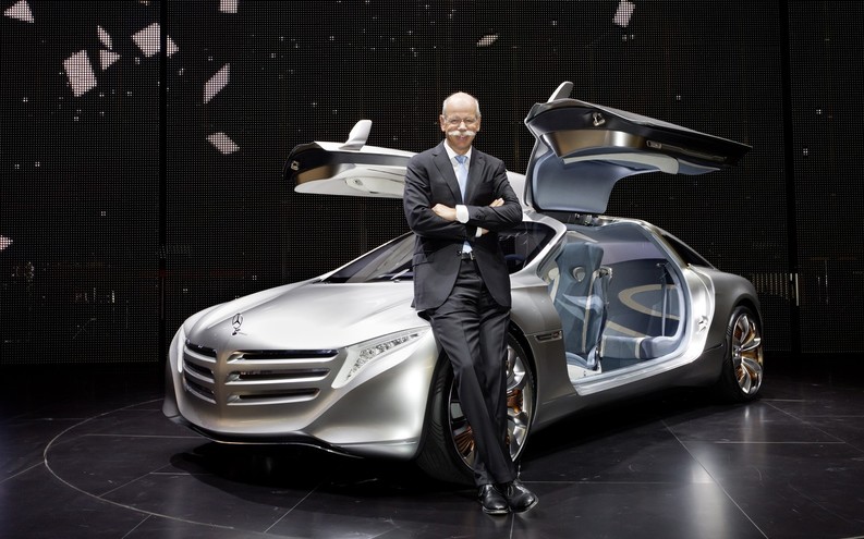 Mercedes a devenit lider pe piața mașinilor de lux în ianuarie, cu vânzări mai mari decât Audi și BMW