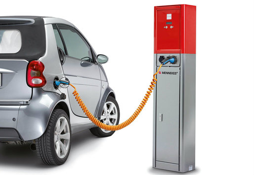 Electrica vrea să construiască "benzinării" pentru mașini electrice pe ruta București-Oradea