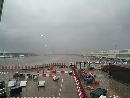 FOTOREPORTAJ Profit.ro | Aeroportul Zaventem din Bruxelles, imagini desprinse parcă dintr-o eră post-atomică