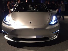 Tesla a atras capital de 1,5 miliarde de dolari pentru finanțarea producției de Model 3