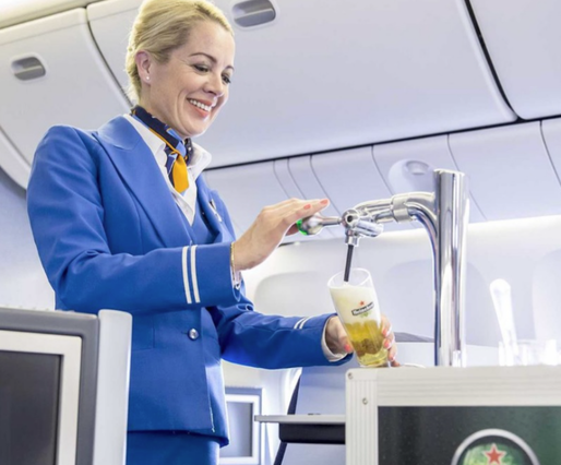 KLM - prima companie aeriană care oferă bere la draft pasagerilor