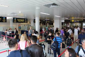 Aeroportul Otopeni a suplimentat numărul de ghișee pe fluxul de plecări, pentru evitarea cozilor la orele de vârf