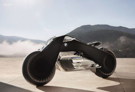 BMW a lansat un concept de motocicletă atât de inteligent încât utilizatorul nu are nevoie de cască