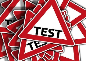 Transportatorii cer autorităților să asigure cadrul necesar examinării în limba engleză a șoferilor din afara UE