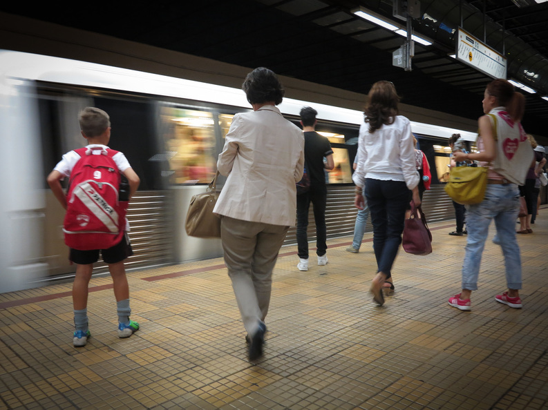 Metrorex ar putea limita accesul călătorilor în stații