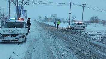 Traficul a fost reluat pe toate drumurile naționale închise din cauza viscolului; se circulă cu restricții de tonaj pe trei tronsoane