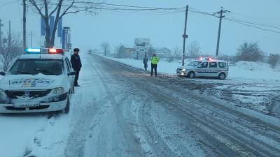 Traficul a fost reluat pe toate drumurile naționale închise din cauza viscolului; se circulă cu restricții de tonaj pe trei tronsoane