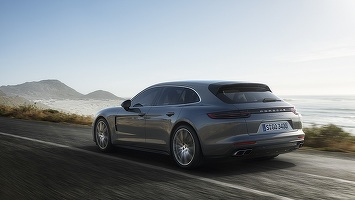 FOTO Porsche Panamera Sport Turismo, primul wagon cu eleron retractabil, poate fi comandat pentru 97.550 euro