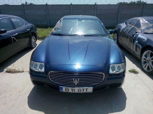 FOTO Fiscul vinde la licitație 2 Maseratti Quatroporte și  un Jaguar