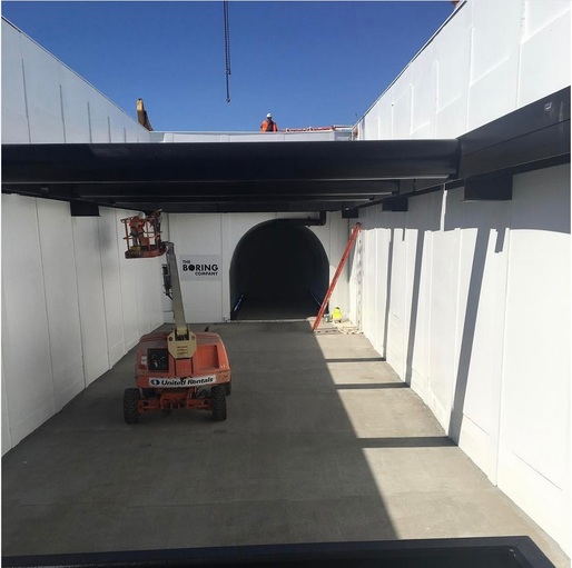 Primele teste într-un tunel săpat de Boring Company, cel mai nou proiect al lui Elon Musk
