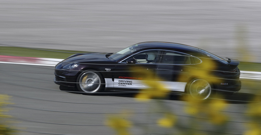 FOTO Test Drive: Porsche. Cum se simt la volan mașinile sport