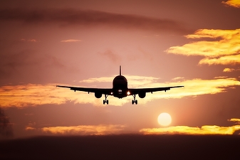 Finanțări de 2,3 miliarde dolari în Dubai pentru achiziția unei companii occidentale de transport comercial aerian