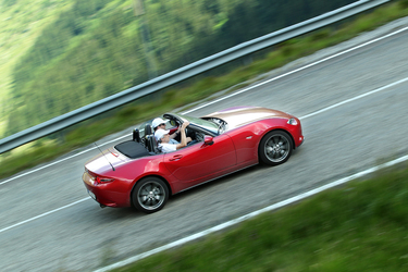 FOTO Test Drive: Mazda MX-5 pe Transfăgărășan, cel mai frumos roadster din lume pe cea mai frumoasă șosea