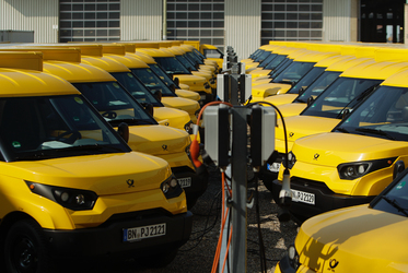 Deutsche Post va dezvolta o flotă de camioane de poștă autonome, pentru livrări în e-commerce
