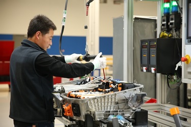 BMW a deschis o nouă unitate de baterii auto în China, alături de chinezii de la Brilliance