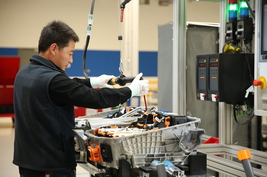 BMW a deschis o nouă unitate de baterii auto în China, alături de chinezii de la Brilliance
