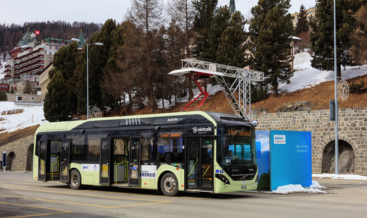 Măsură pregătită pentru 2018 la stat și pentru 2020 la privat: Firmele de transport public, inclusiv de taxi, obligate să cumpere 30% autovehicule electrice sau pe gaz