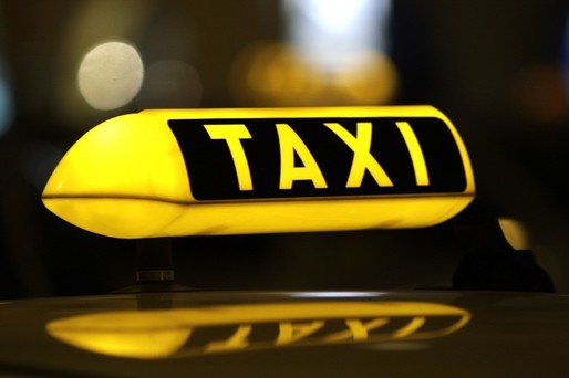 Taxiurile din Cluj sunt de 15 ori mai profitabile decât cele din București-Ilfov. Jumătate dintre firmele de taxi din Capitală sunt în pragul insolvenței