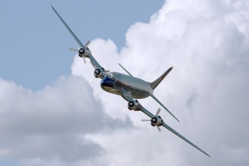 Siemens, Airbus și Rolls-Royce vor produce avioane echipate cu motoare electrice