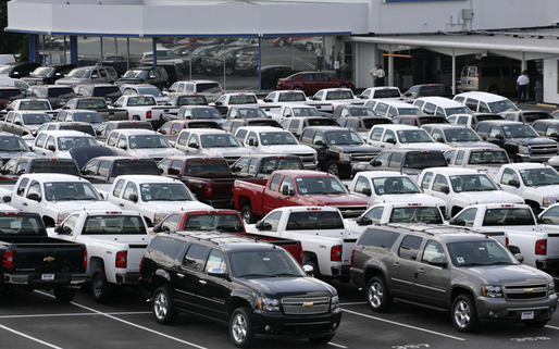 Vânzările de automobile din SUA au scăzut pentru prima dată în ultimii 8 ani, după ieșirea din criză