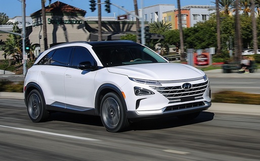 Hyundai lansează SUV-ul Nexo, un vehicul alimentat cu hidrogen, ce va fi disponibil din acest an la nivel global