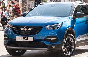 PSA l-a numit în poziția de șef al Vauxhall pe Stephen Norman, vicepreședinte de Marketing, pentru a încerca redresarea diviziei din Marea Britanie a Opel