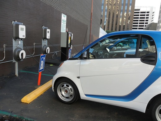 Vânzările de automobile electrice ar putea urca în 2018, în Europa, la peste 200.000 de unități