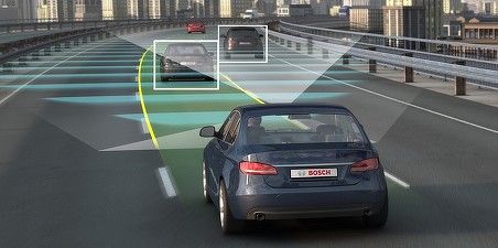 Studenții din Cluj au început să studieze, în premieră, cum pot mașinile să circule singure. În România, lipsa marcajelor ar face însă imposibilă deplasarea unui astfel de automobil