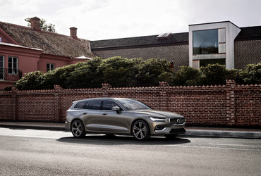 VIDEO & FOTO Noul Volvo V60 lansat cu două motorizări hibrid și nivel de autonomie 2