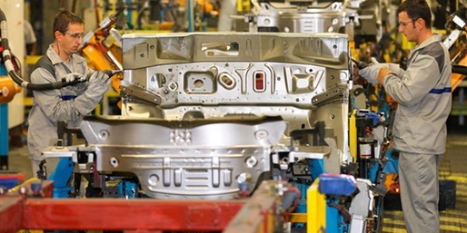 Producția uzinei Dacia, în ușoară scădere față de ianuarie și în creștere față de anul trecut. Modelul Logan - cel mai puțin fabricat în acest moment
