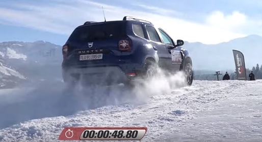 FOTO Dacia Duster a umilit 5 SUV-uri concurente, între care Renault Koleos, Nissan Qashqai și Jeep Compass, pe o pistă de schi