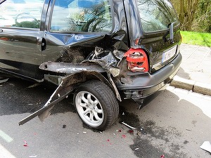 STUDIU Dintre mașinile cu daune, 12% au avut o valoare a reparațiilor de peste 15.000 euro. Metodele prin care vânzătorii pot păcăli cumpărătorii