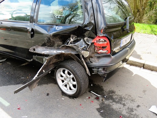 STUDIU Dintre mașinile cu daune, 12% au avut o valoare a reparațiilor de peste 15.000 euro. Metodele prin care vânzătorii pot păcăli cumpărătorii