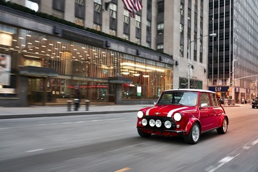 FOTO Mini Cooper Clasic, cu motor electric, prezentat la New York, ca avanpremieră la viitorul Mini Electric