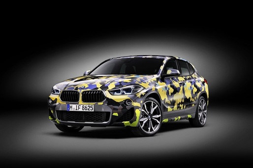 FOTO BMW lansează vopseaua de camuflaj „Digital Camo” pentru SUV-ul X2